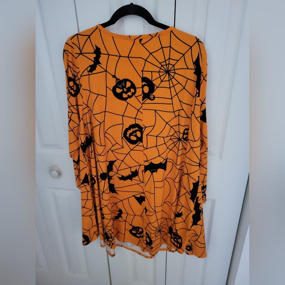 4/$10 Larace Bats and Cobwebs Blouse - Picture 3 of 3